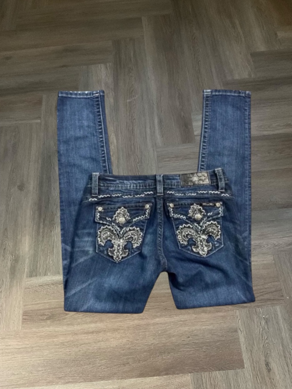 Miss Me Signature Skinny Fleur De Lis Embellished Jeans Womens 27 Dark Wash‎